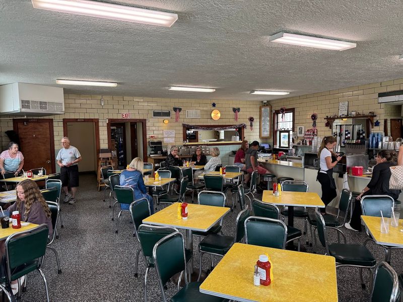 Breakfast at Tom's Is a Well-Kept Secret