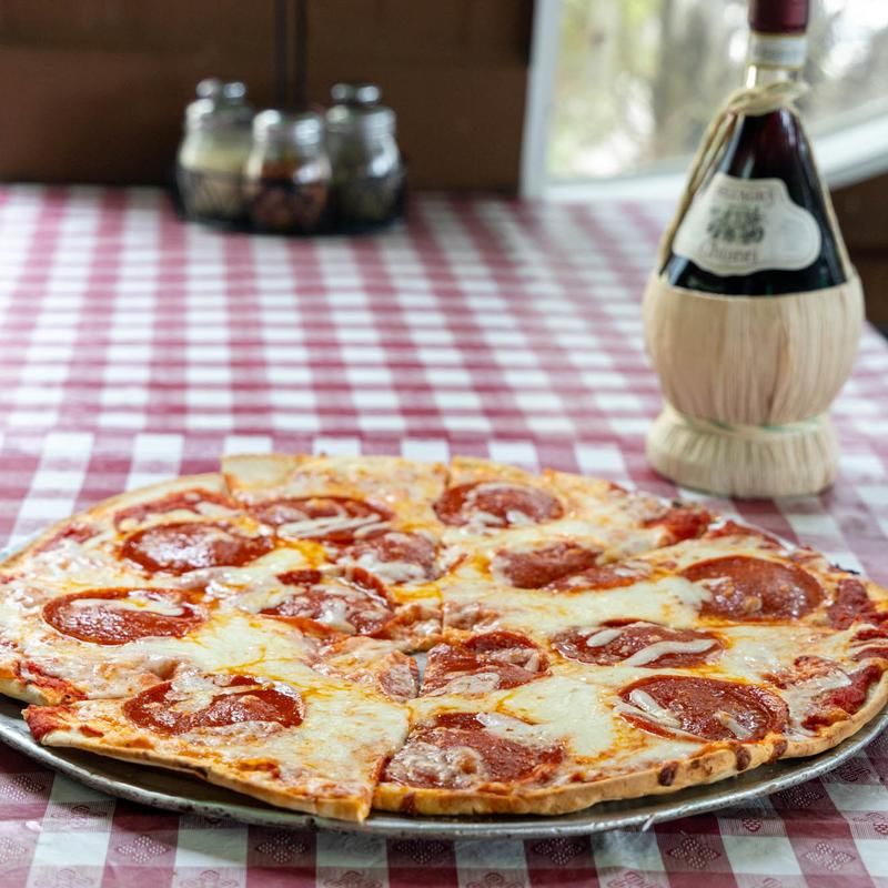 Brick-Oven Pizza That Earns Its Place on the Menu