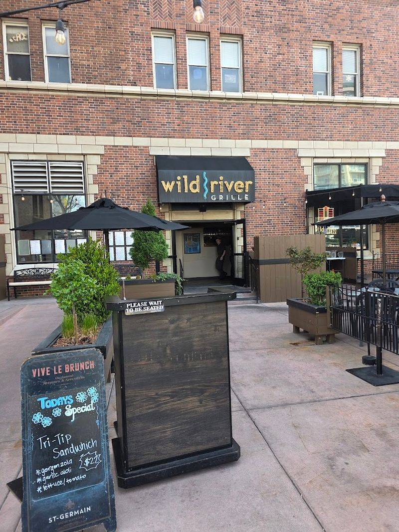 Brunch and Weekend Hours Brunch and Weekend Hours