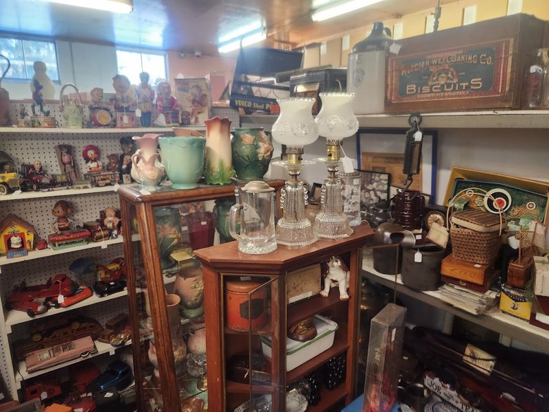 Buckhannon Antique Mall, Buckhannon, West Virginia Buckhannon Antique Mall, Buckhannon, West Virginia