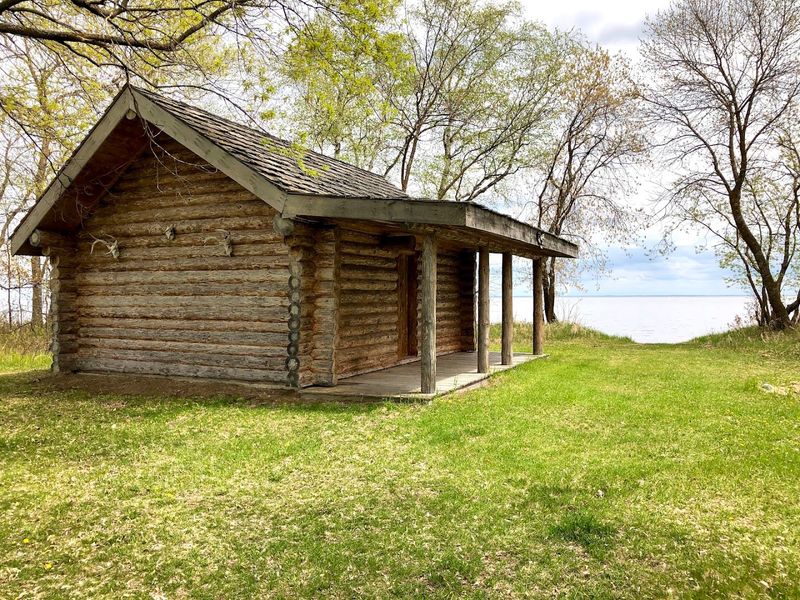 Buffalo Point Cabin (Canada) Buffalo Point Cabin (Canada)