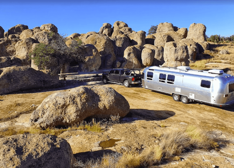 Camping Among the Boulders: A Truly Unique Setup Camping Among the Boulders: A Truly Unique Setup