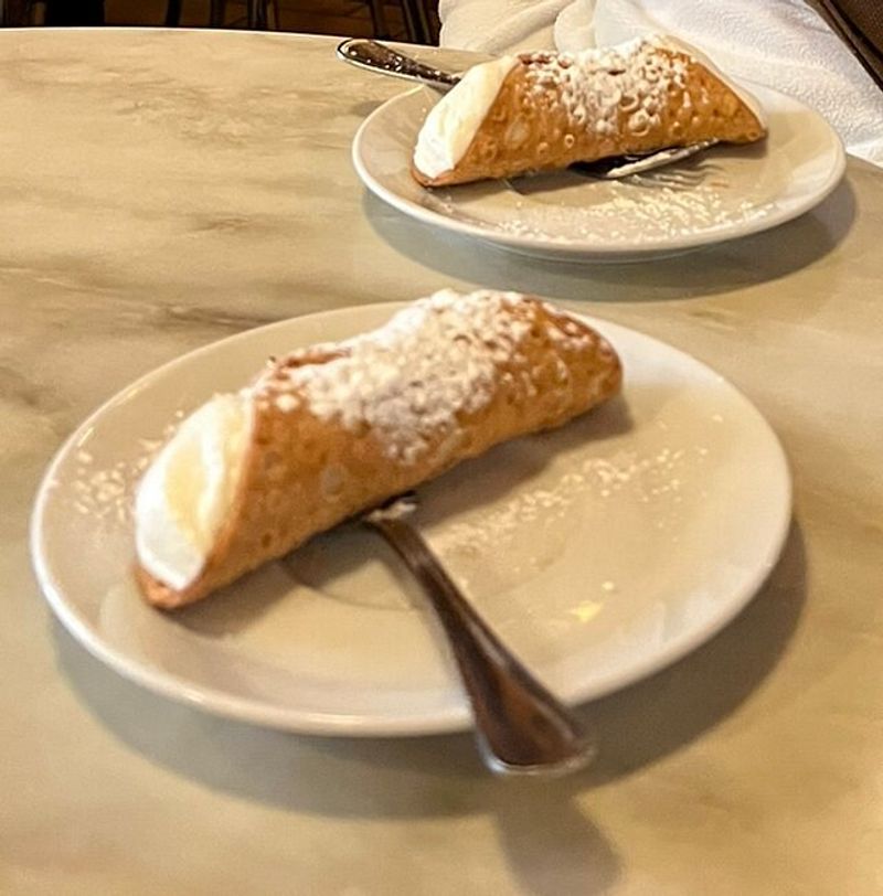 Cannoli That Live Up to the Hype