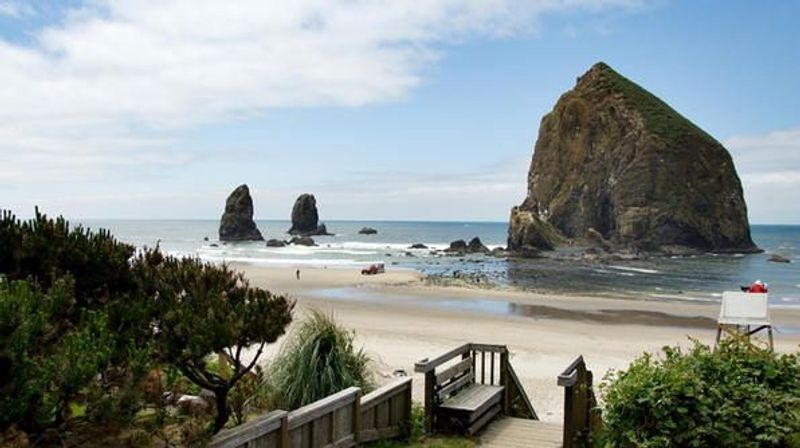 Cannon Beach, Oregon Cannon Beach, Oregon
