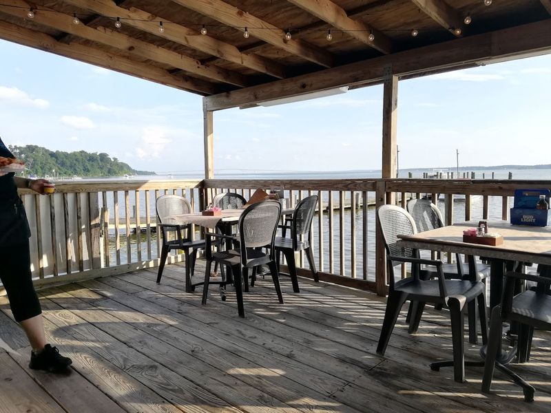 Captain Billy's Crab House, Newburg, Maryland