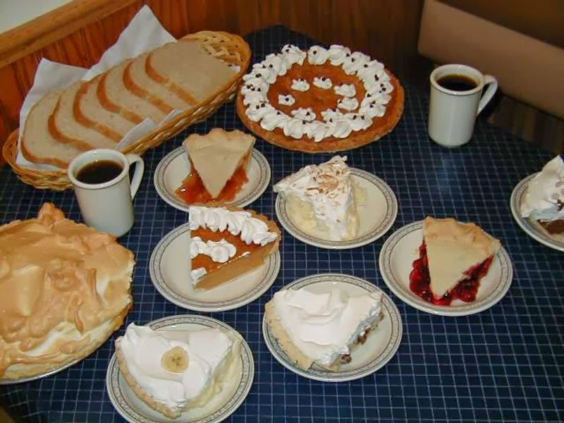 Carriage Crossing Restaurant & Bakery, Yoder, Kansas