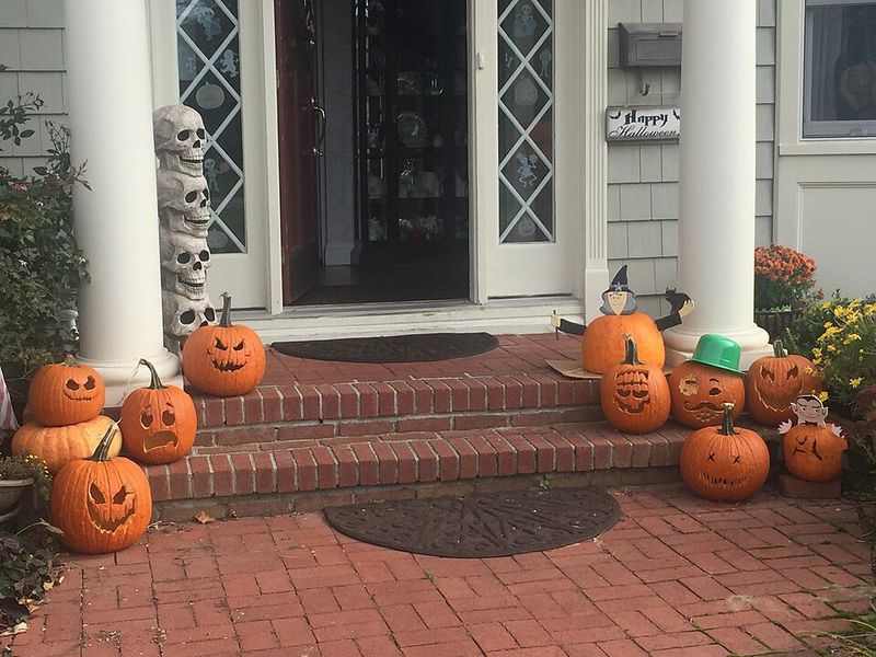 Carving Jack-o'-Lanterns