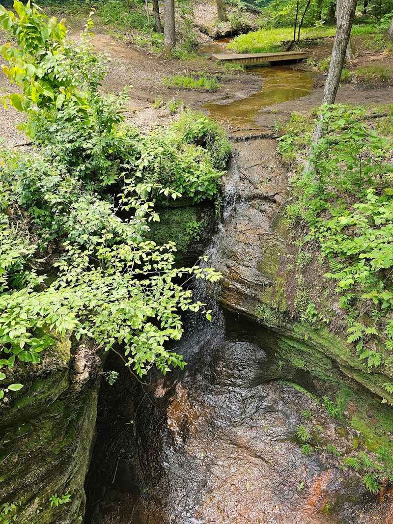 Caves and Rock Formations Worth Exploring Caves and Rock Formations Worth Exploring