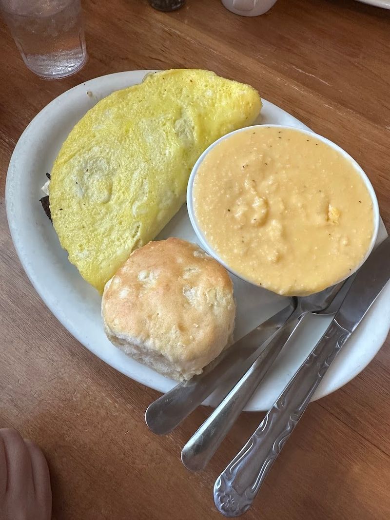 Cheesy Grits That Convert the Skeptics Cheesy Grits That Convert the Skeptics