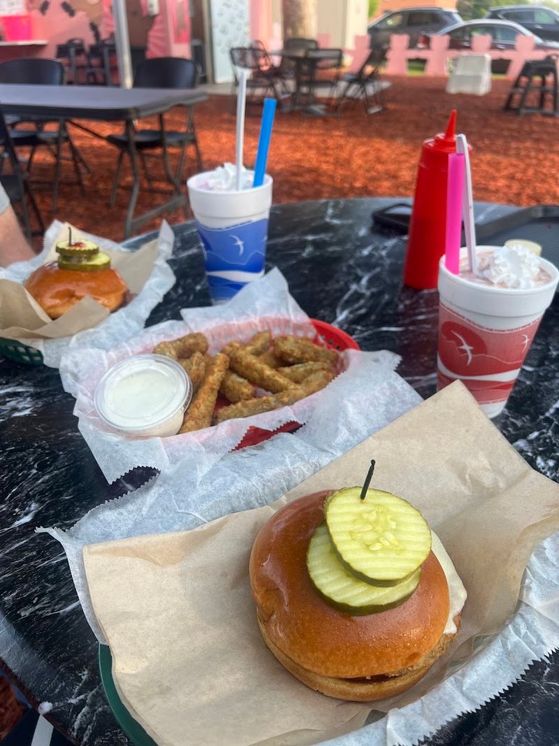 Chicken Sandwiches and Tenders That Hold Their Own Chicken Sandwiches and Tenders That Hold Their Own