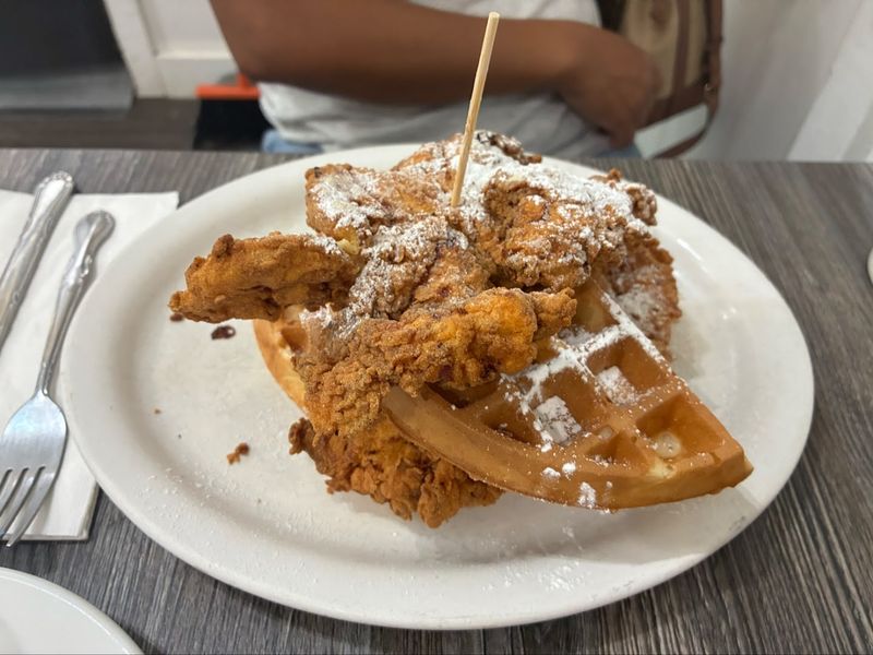 Chicken and Waffles Done the Right Way Chicken and Waffles Done the Right Way