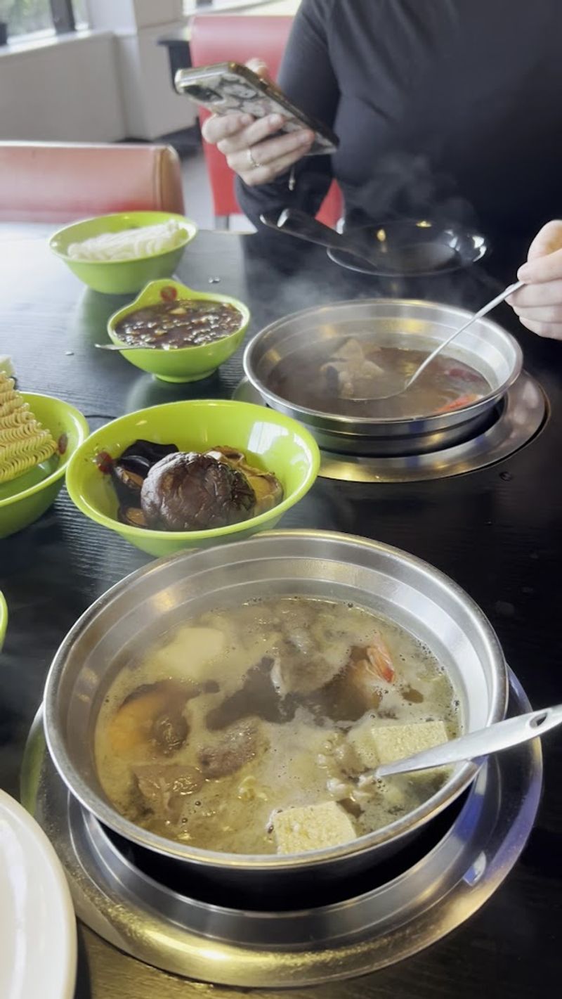 Choosing Your Broth: The Decision That Defines Your Meal Choosing Your Broth: The Decision That Defines Your Meal