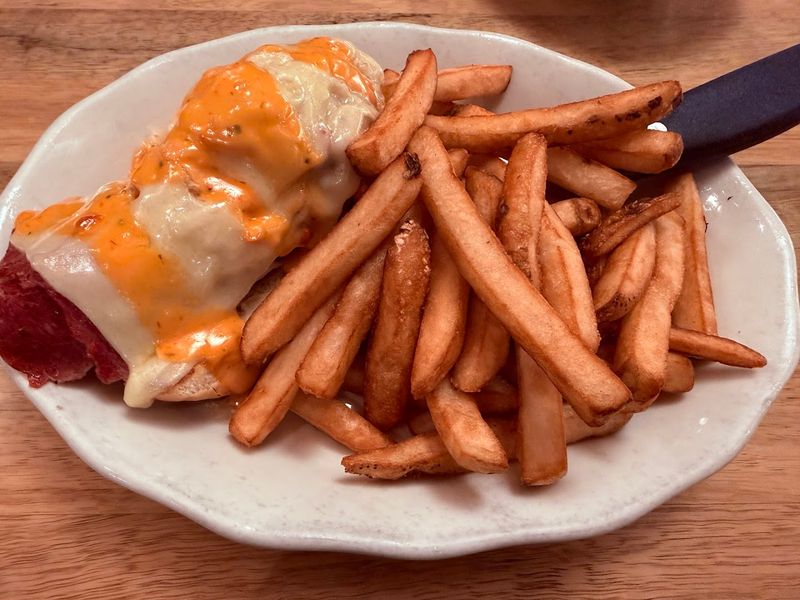 Classic Entrees Beyond the Sandwich Counter Classic Entrees Beyond the Sandwich Counter