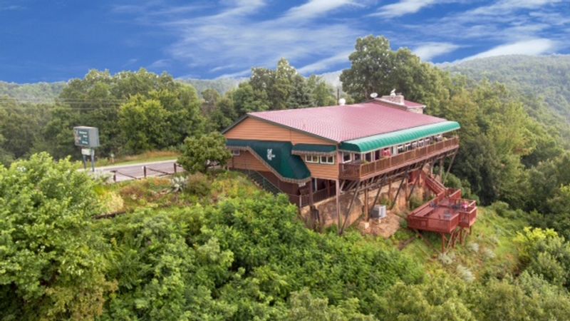 Cliff House Inn, Jasper, Arkansas