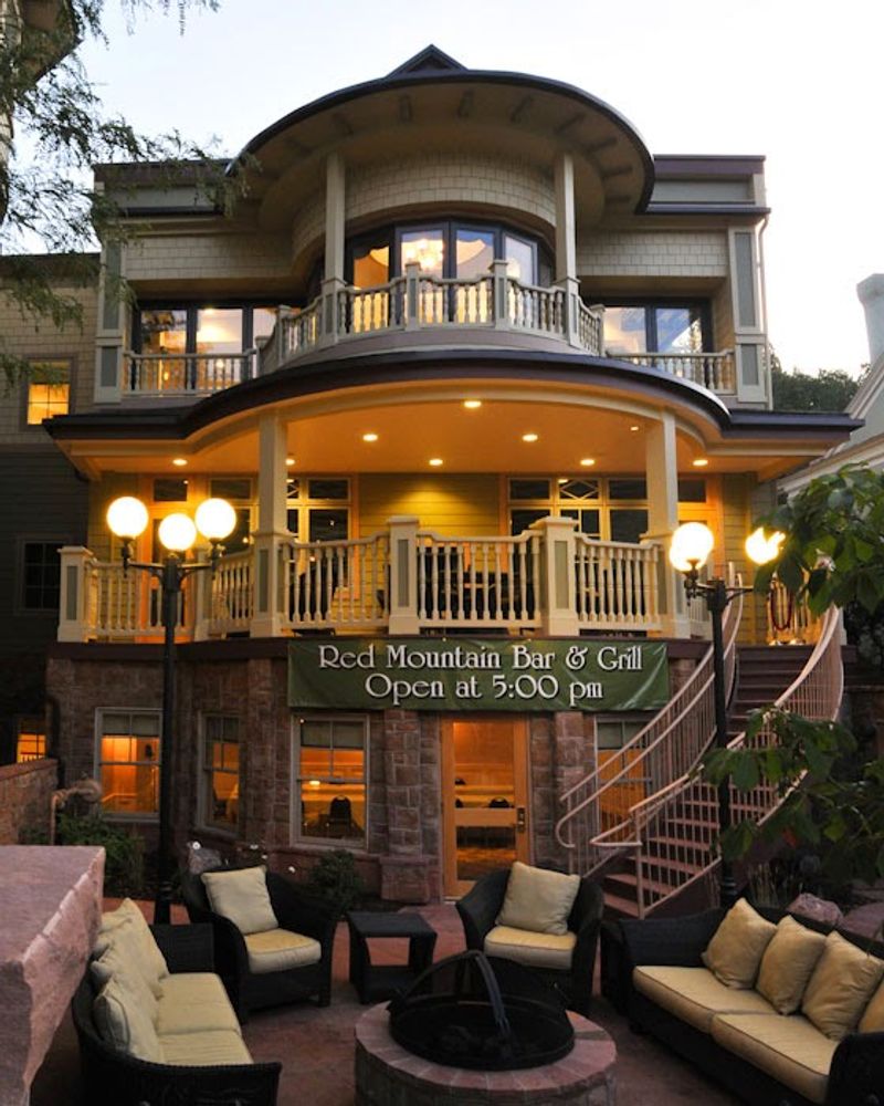 Cliff House Restaurant at Pikes Waterfront Lodge — Fairbanks, Alaska