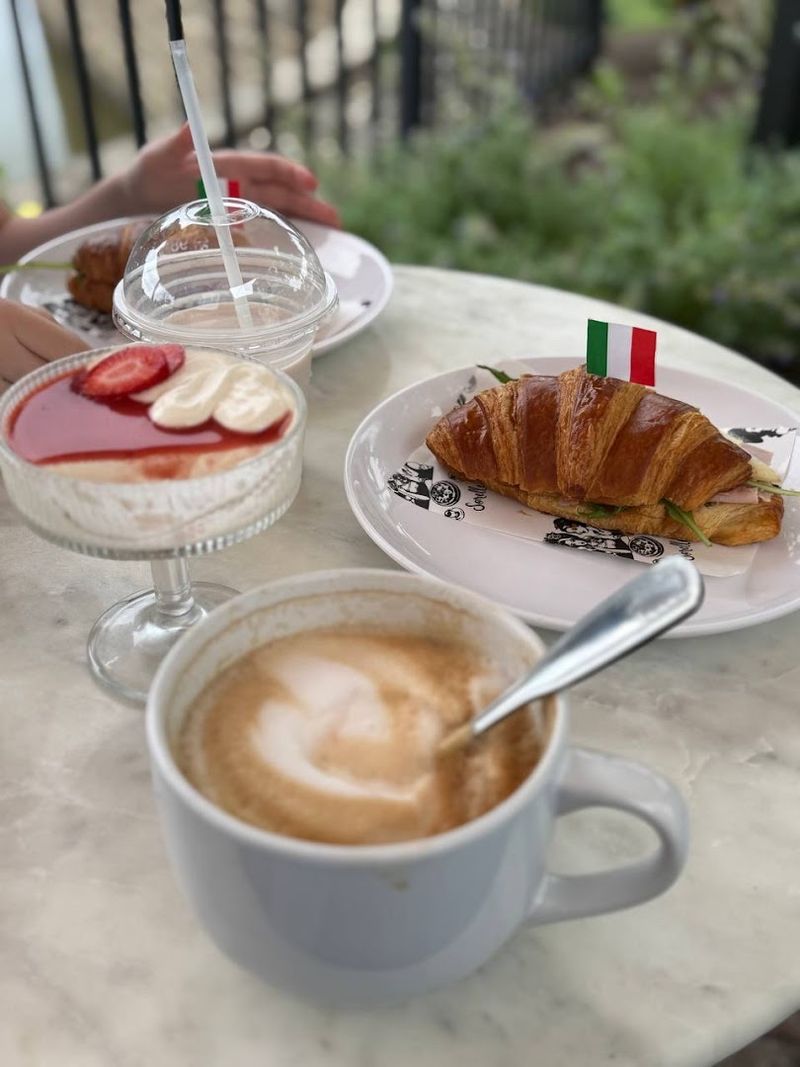 Coffee Culture: Espresso, Lattes, and the Italian Cafe Ritual