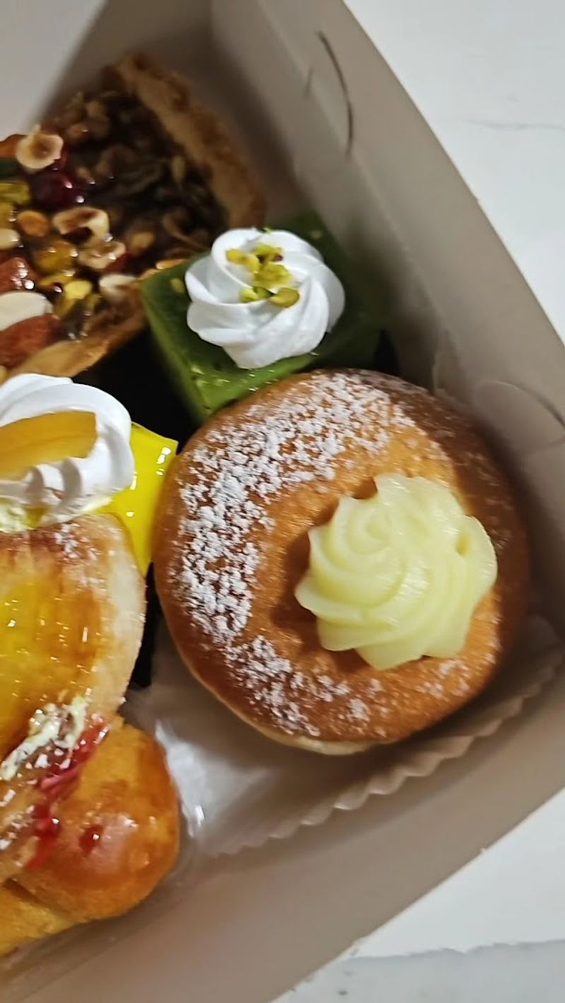 Cookie Platters and Assorted Boxes Worth Knowing About