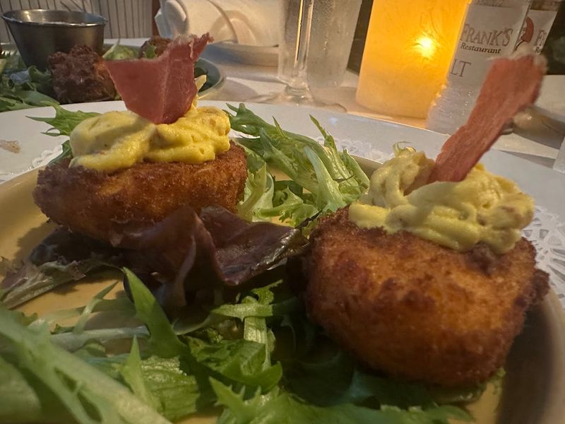 Crab Cakes That Deserve Their Own Reputation