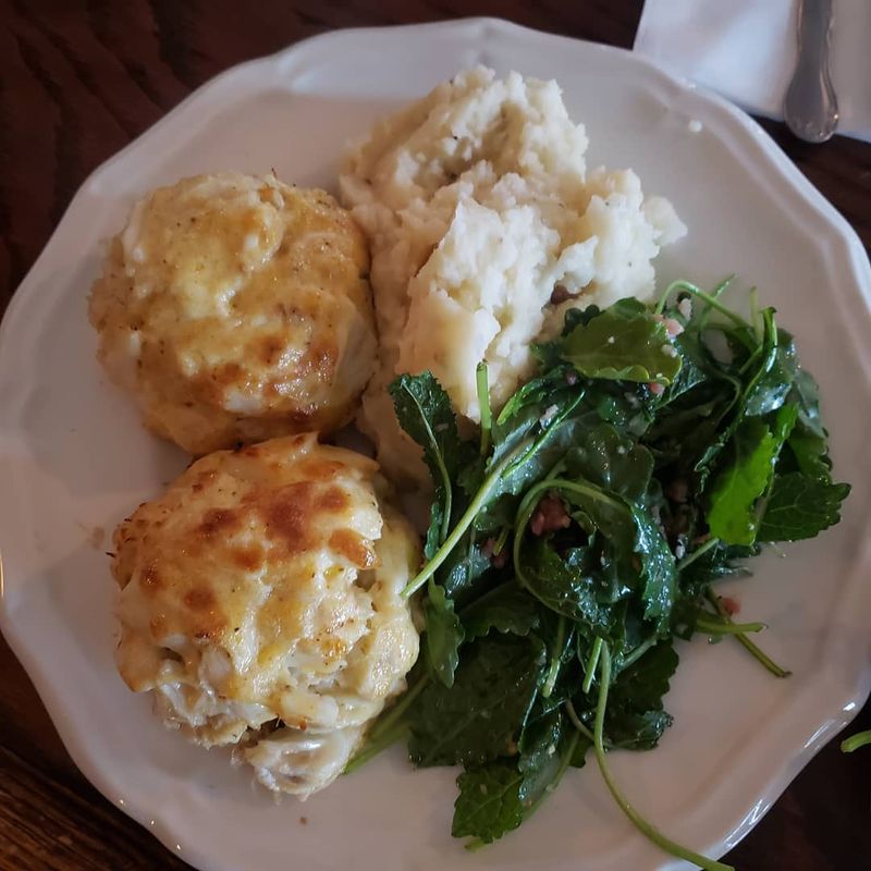 Crab Cakes That Live Up to Baltimore's Reputation Crab Cakes That Live Up to Baltimore's Reputation