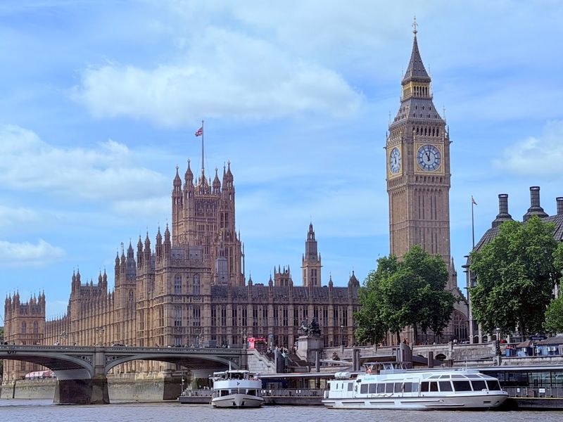 Cruise Along the River Thames