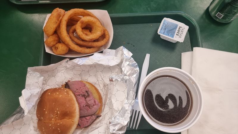 Daily Specials That Keep Regulars Coming Back Daily Specials That Keep Regulars Coming Back