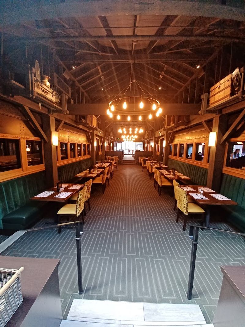 Date Night in a Surprisingly Romantic Setting Date Night in a Surprisingly Romantic Setting