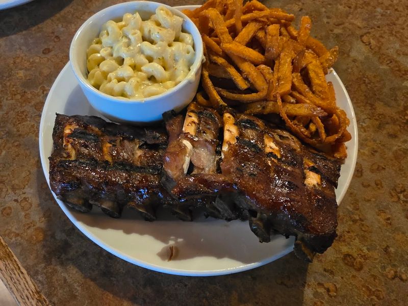 Dee Jay's BBQ Ribs & Grille, Weirton, West Virginia