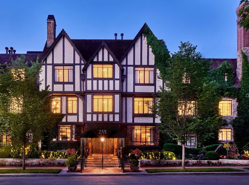 Deer Path Inn — Lake Forest, Illinois