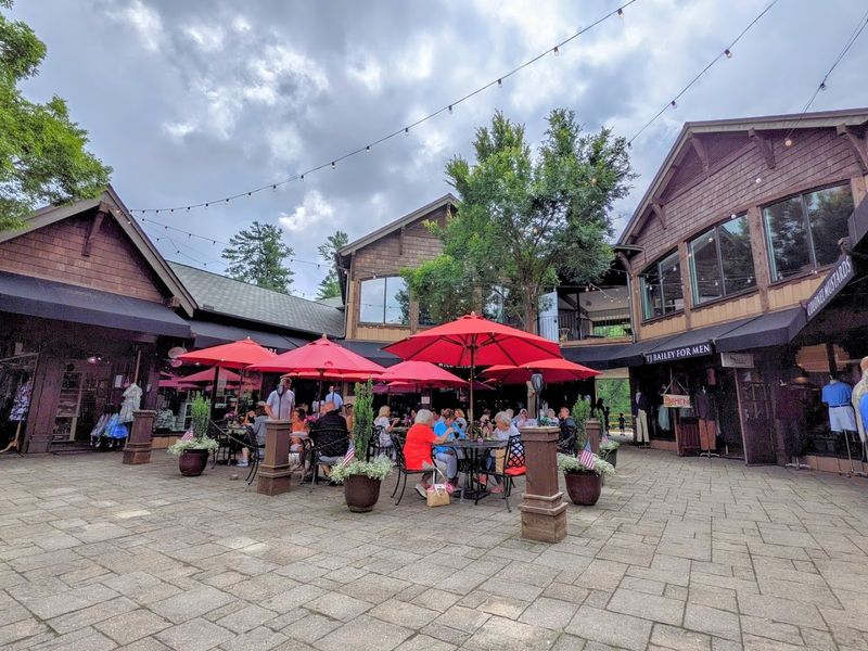 Downtown Dining That Punches Well Above Its Weight