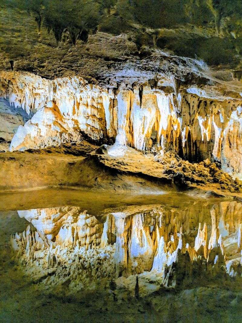 Dream Lake: The Underground Illusion You Have to See Yourself Dream Lake: The Underground Illusion You Have to See Yourself