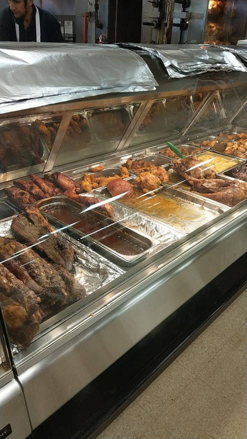 Dutch Country Luncheonette and the Hot Food That Keeps People Coming Back Dutch Country Luncheonette and the Hot Food That Keeps People Coming Back