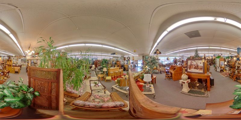 EZSELLUSA Antique Mall and Consignment Center