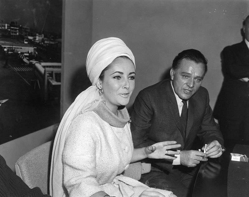 Elizabeth Taylor & Richard Burton (1964)