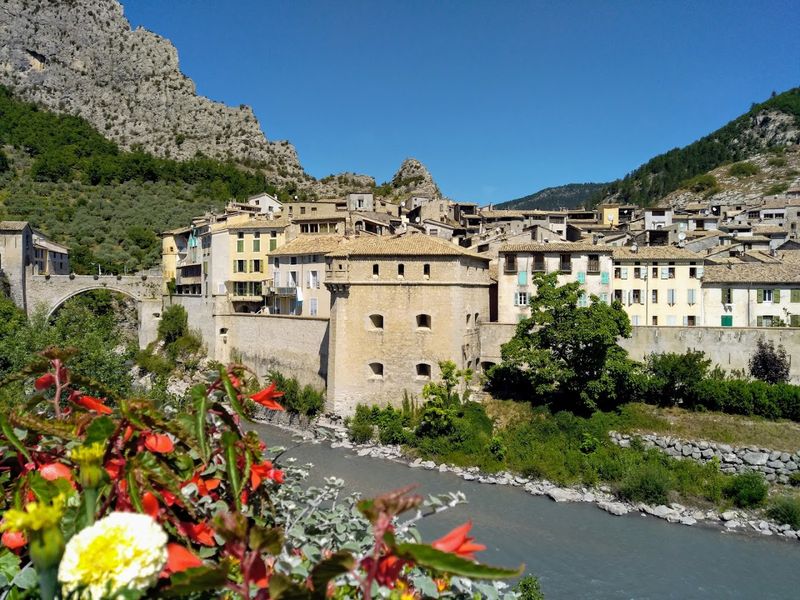 Entrevaux, Alpes-de-Haute-Provence Entrevaux, Alpes-de-Haute-Provence