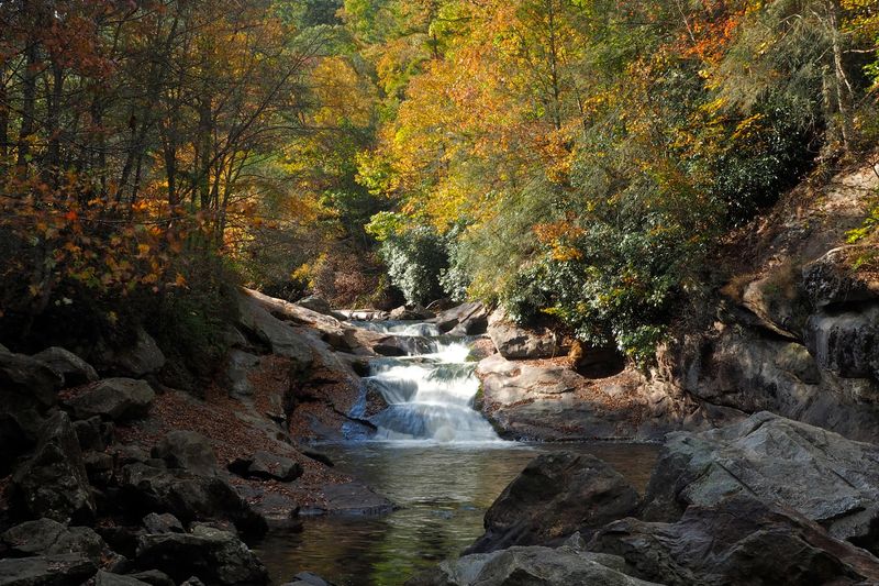 Fall Foliage Season Turns the Whole Town Into a Painting