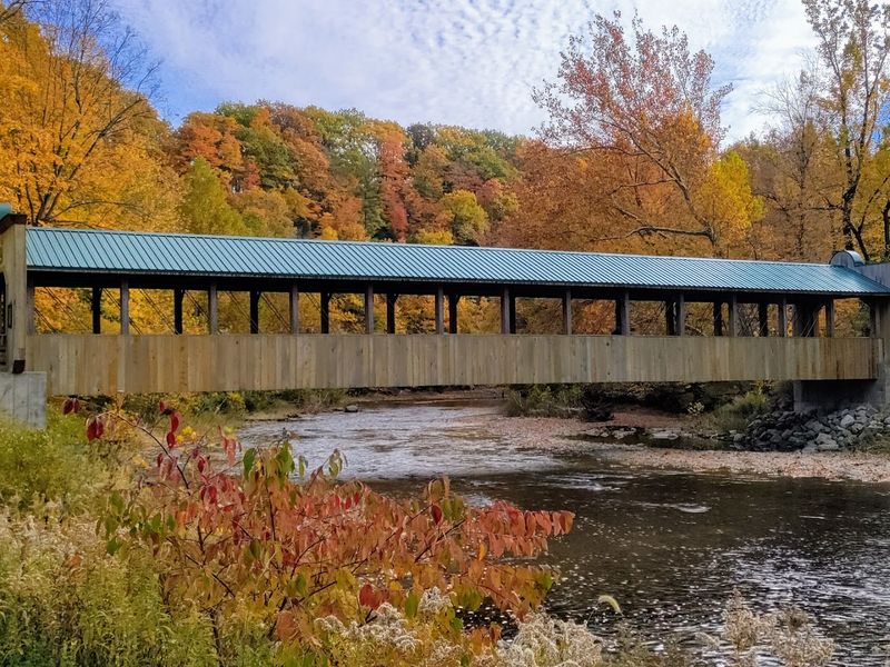 Fall Foliage at the Bridge Is Absolutely Unmatched Fall Foliage at the Bridge Is Absolutely Unmatched