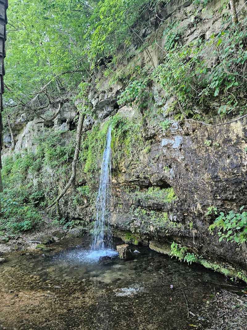 Falling Spring Falls, Winona, Missouri