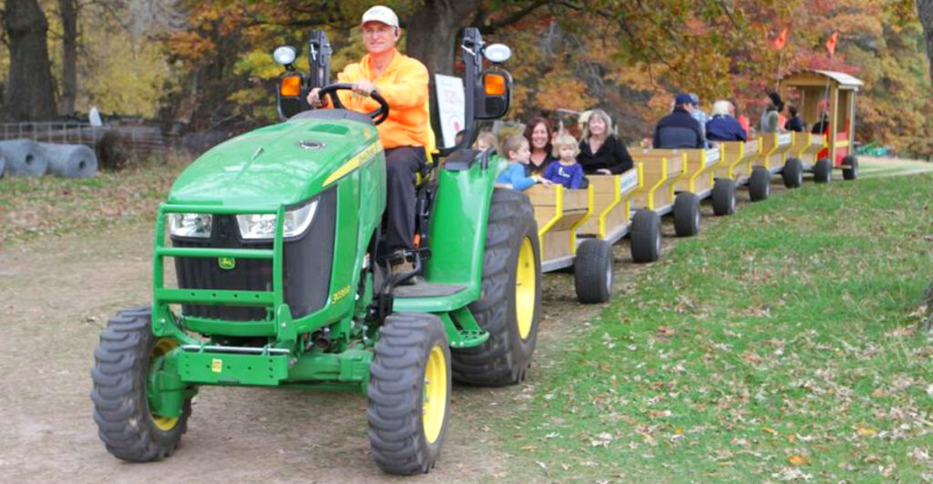 Families Keep Returning to This Minnesota Farm for More Than the Pumpkin Patch