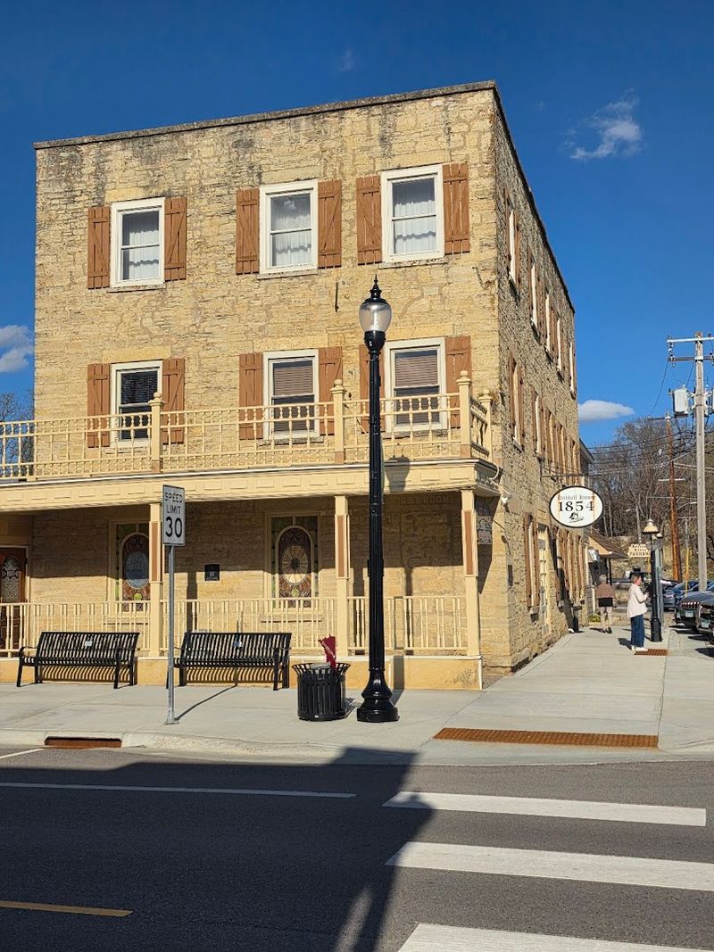 Finding Your Way to 502 N Main Street