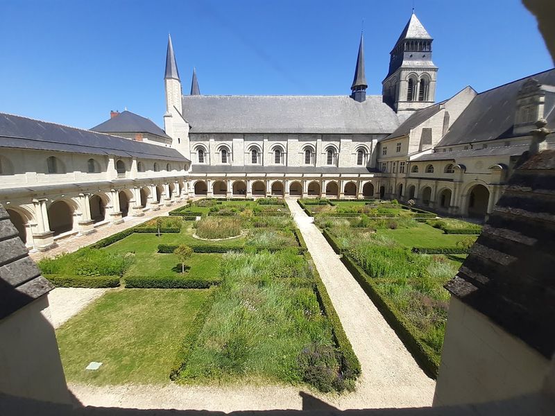 Fontevraud-l'Abbaye, Maine-et-Loire Fontevraud-l'Abbaye, Maine-et-Loire