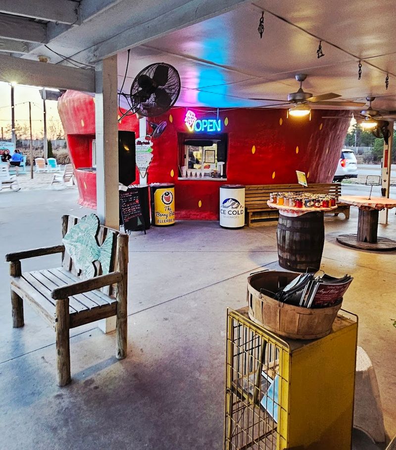 Food Trucks and Rotating Vendors on Site