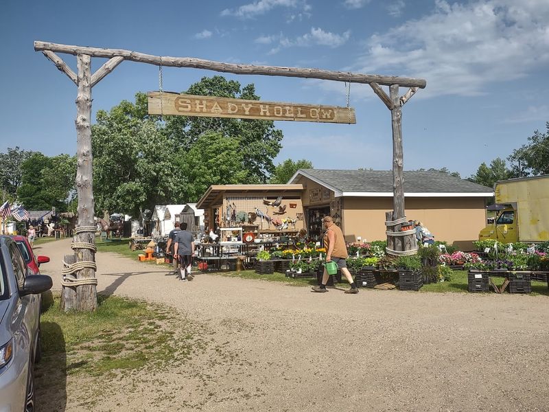 Free Parking and Easy Access Off the Highway