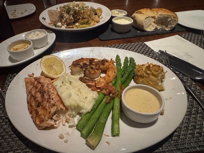 Fresh Seafood That Holds Its Own Against the Steaks Fresh Seafood That Holds Its Own Against the Steaks