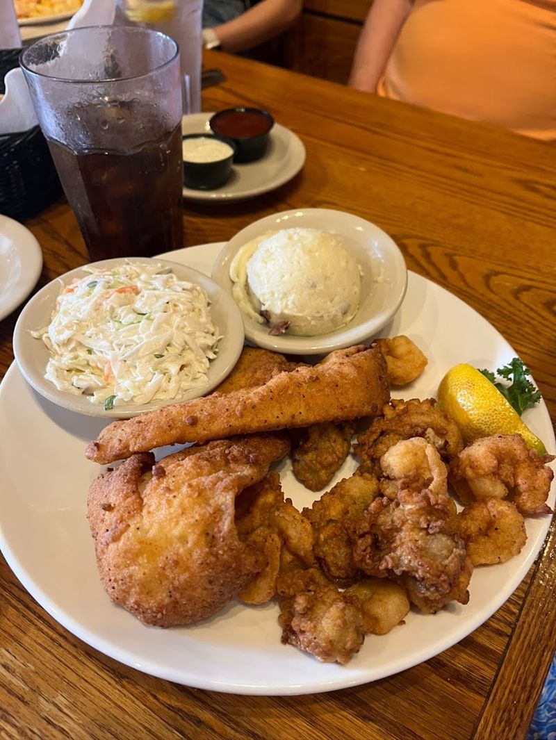 Fresh Seafood That Keeps People Driving Back