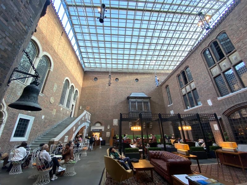 Friday Nights at the DIA Are a Different Experience Entirely Friday Nights at the DIA Are a Different Experience Entirely