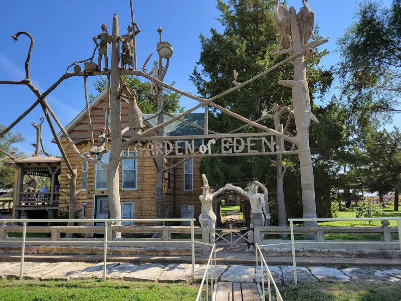 Garden Of Eden, Lucas, Kansas