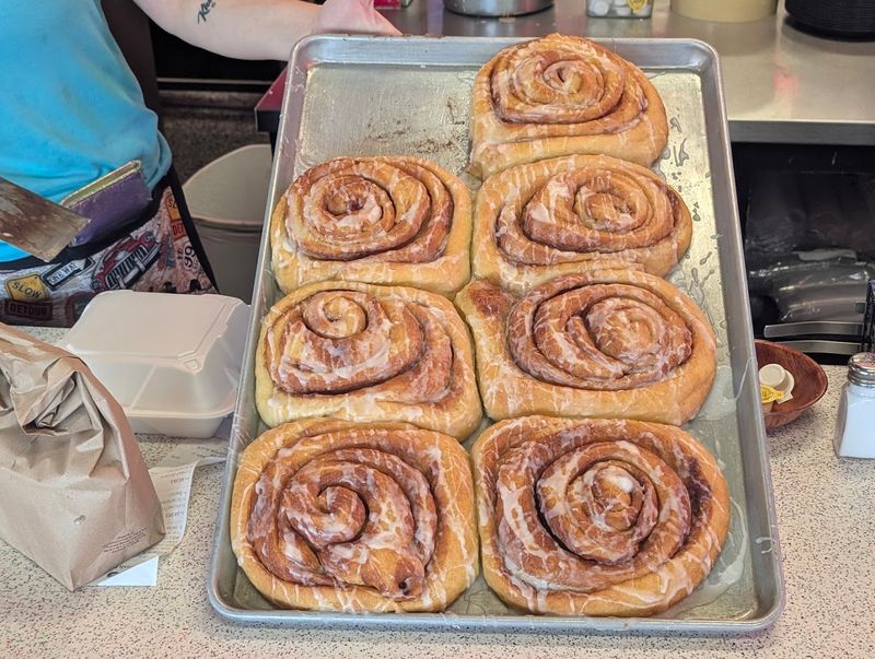Giant Cinnamon Rolls That Deserve Their Own Fan Club Giant Cinnamon Rolls That Deserve Their Own Fan Club