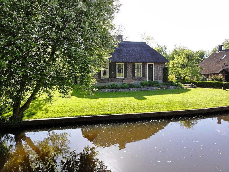 Giethoorn Farmhouses (Netherlands) Giethoorn Farmhouses (Netherlands)