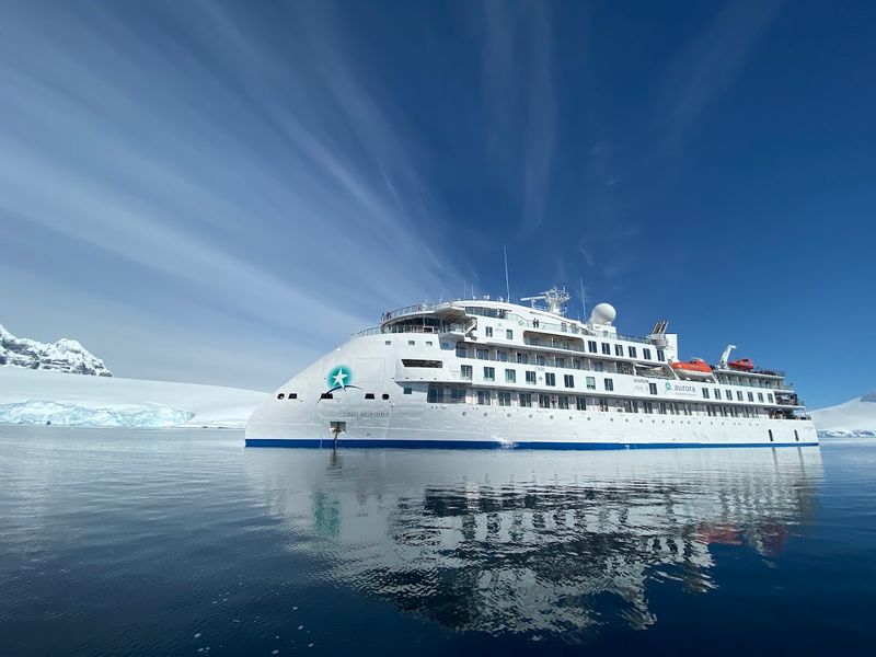 Greg Mortimer - Aurora Expeditions