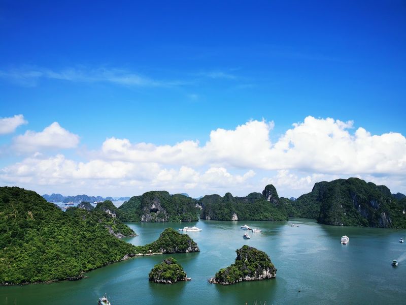 Ha Long Bay — Vietnam Ha Long Bay — Vietnam